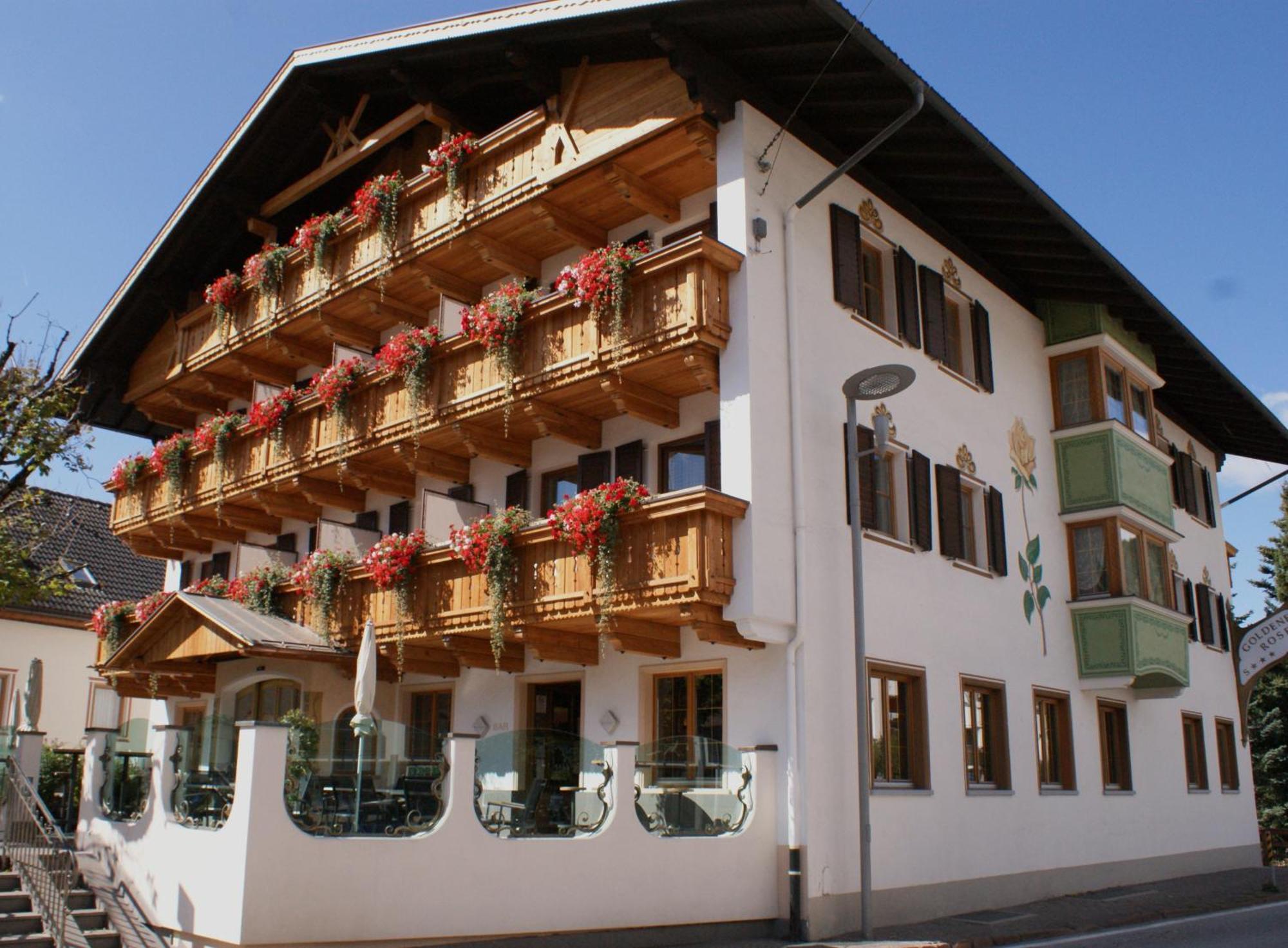 Hotel Goldene Rose Monguelfo-Tesido Exterior foto