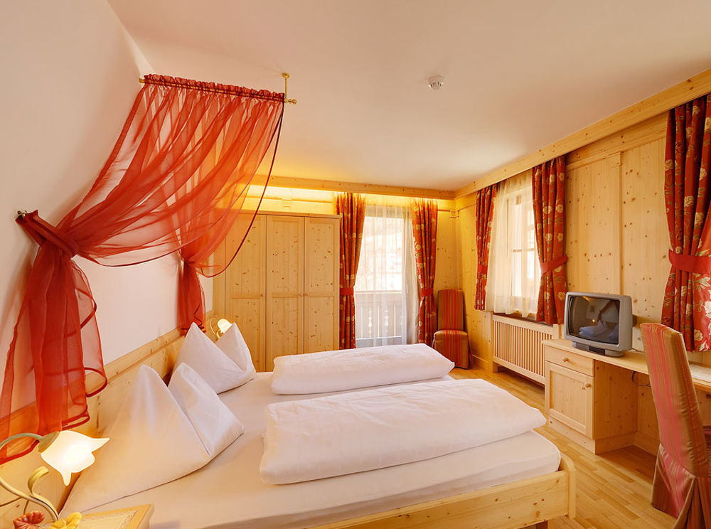 Hotel Goldene Rose Monguelfo-Tesido Exterior foto